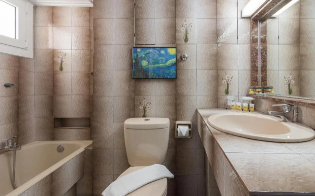 Nice 2bedroom apartment in Pagkrati