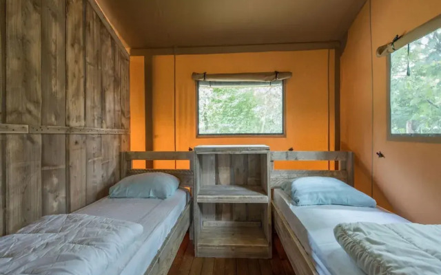 Nice Safari Tent With Kitchen, 12 km. From Eindhoven