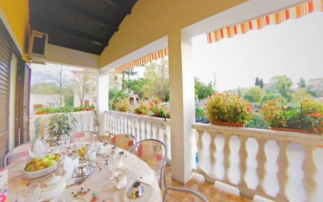 Vacation Pool Apartments