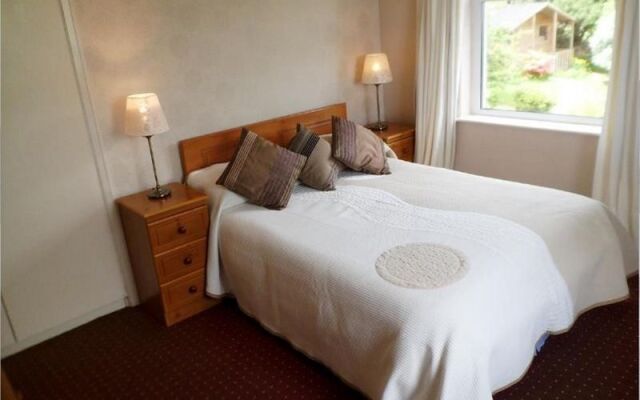 Heather Lodge Country House