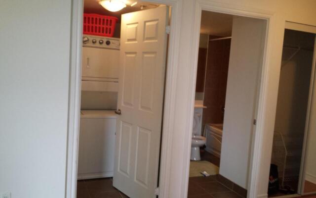 2 Bedroom 1 Bathroom Prime Location in Mississauga