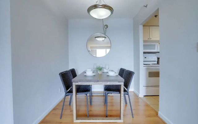 Modern 2BR Stay Near DC Arlington VA