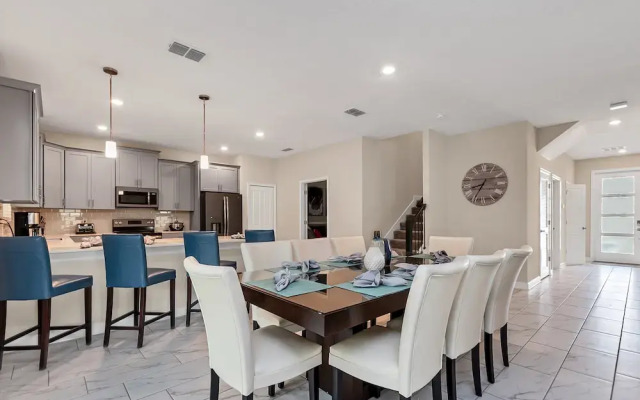 Family Friendly! 6bed 5Ba Villa with Pool