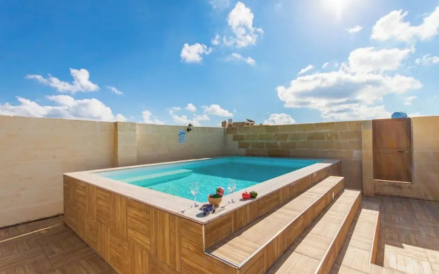 Naduri, Beautiful Gozitan Villa + Pool