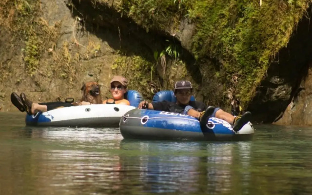 Rio Agujitas Eco Farm Hostel and Tours