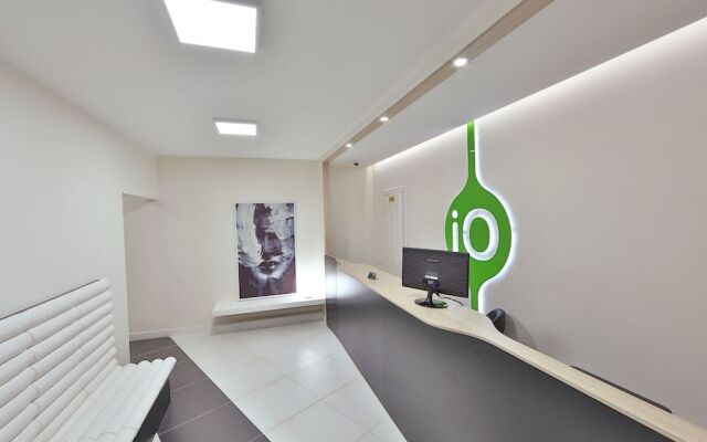 iO Hotel
