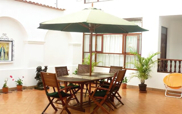 Miraflores Lodge
