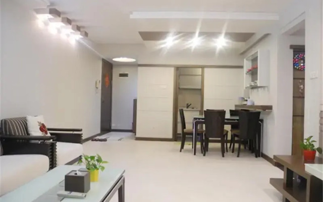 Shenzhen Leyi Family Apartment