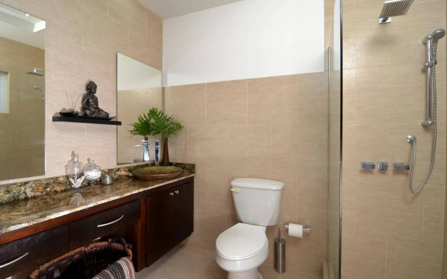 New Kingston Apartment at The Palms