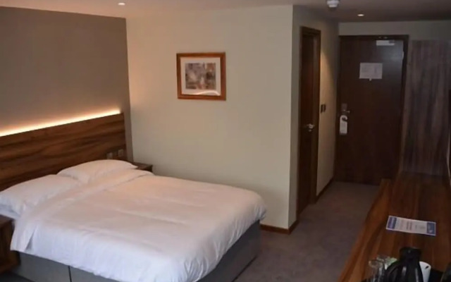 Raglan Lodge