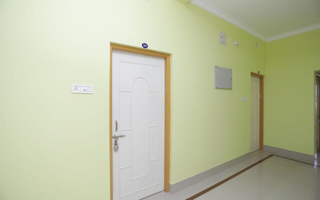 OYO 13859 Soveet Residency