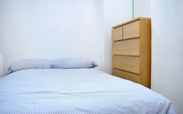 Bright 2 Bedroom Apartment With Private Patio
