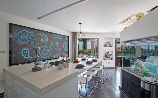 Villa Protaras Sunshine Stylish 4BDR Villa with Pool Close to Fig Tree Bay Beach