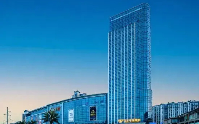 Prince Peninsula Hotel