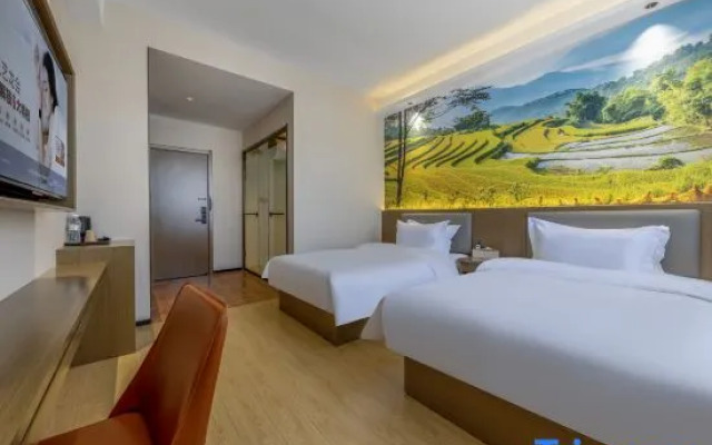 Elong R.YUN Hotel (Wulanchabu Fengzhen Railway Station)