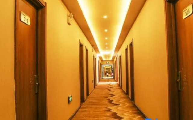 Xinyue Hotel (Mudanjianghuochebeizhanxinhualudian)