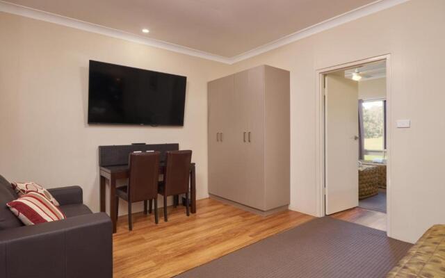 Australian Homestead – Guest Rooms – Wagga Wagga