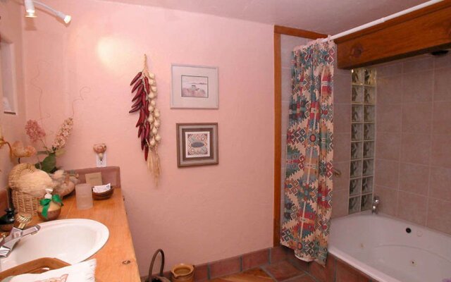 Wikiup Bed & Breakfast