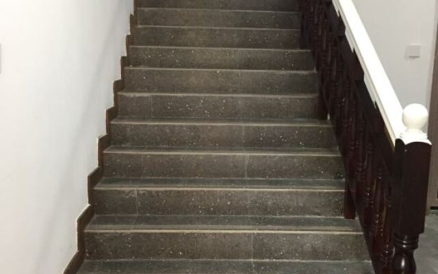 Qianhu Mingyue Hotel