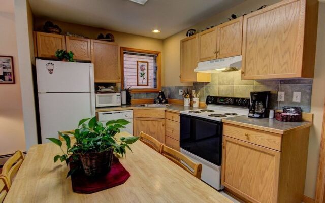 River Stone Resorts & Bear Paw Suites