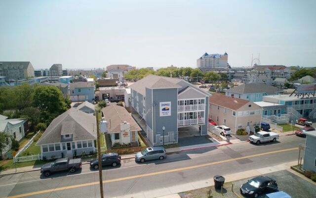 Dhimas Bayview Suites