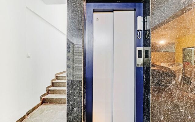 Oyo Home 39445 Cozy Stay Fortis Hospital