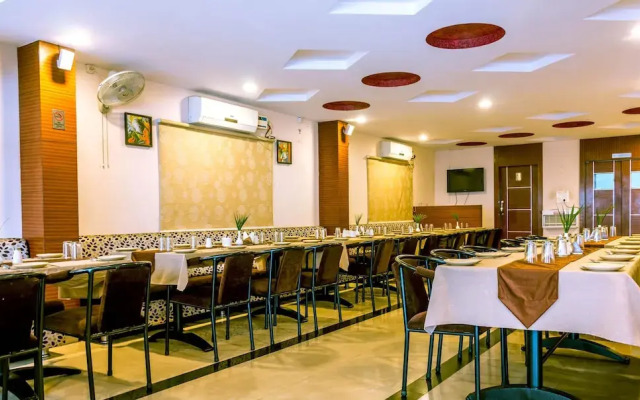 OYO 1594 Hotel Landmark