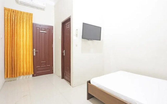SPOT ON 92037 Jokotole 2 Homestay