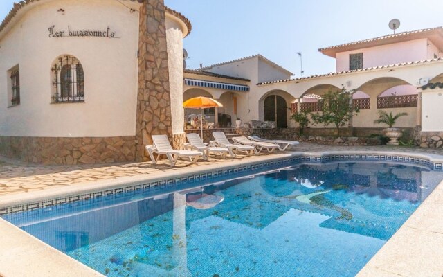 Fantastic Holiday Home With Private Pool in L'escala