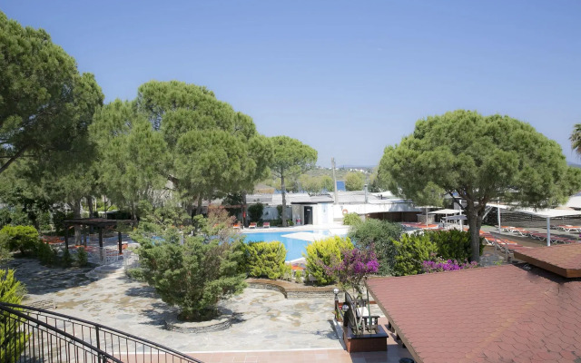Bodrum Sea Side Beach Club Hotel