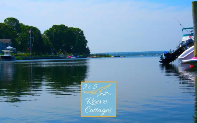 Premier Waterfront Cottage 2