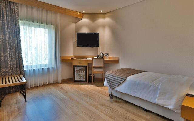 Queen Hotel & Spa