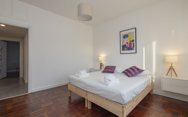 San Siro 3 Bedroom apt With Balcony