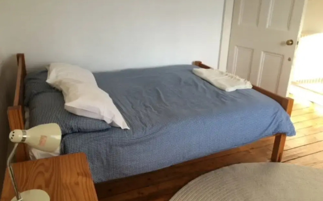 Spacious 4 Bedrooms Apartment in City Centre