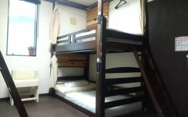 Guest House Umebachi - Hostel
