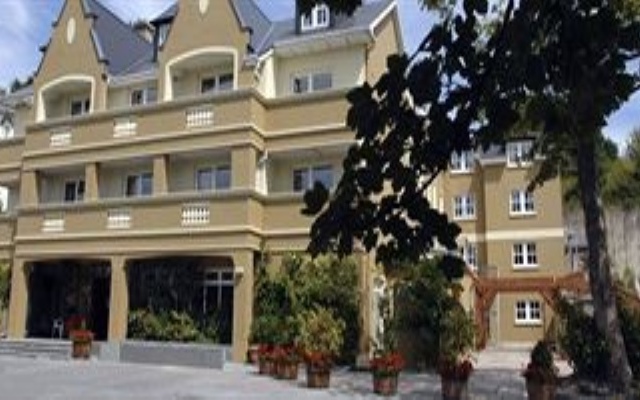 Earls Court House Hotel