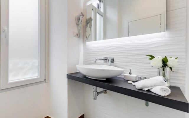 Opera Private Suites