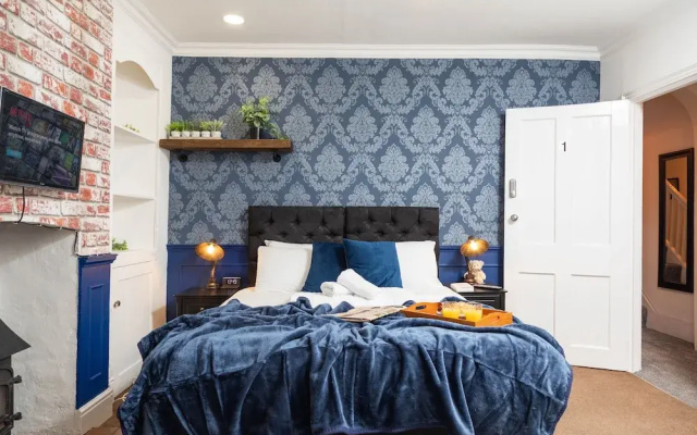 6 Bedroom City Centre Townhouse