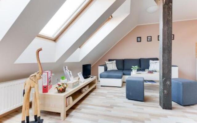 Jane's Attic Apartment