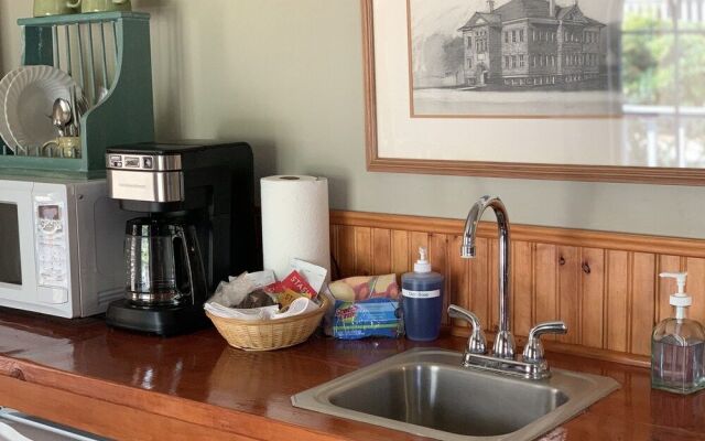 The Cottage @ 241 North