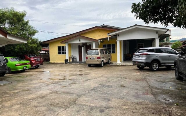 OYO Homes 90600 Ummi Chalet Dungun