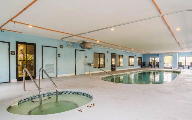 Quality Suites Graham - Burlington South