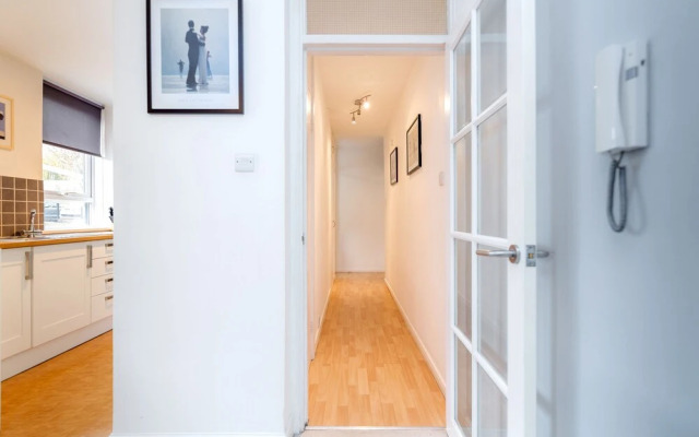 Putney Court - 1 Bed Apartment by BaseToGo