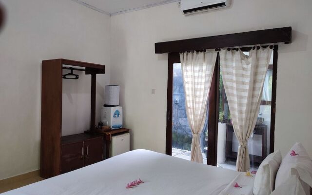 The This-Kon Gili Meno