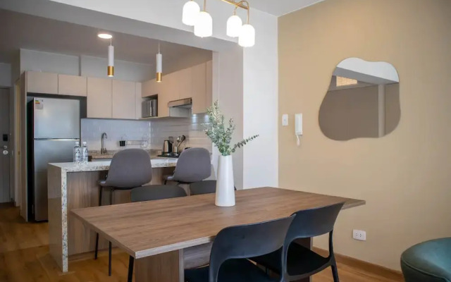Beautiful 2BR With Fantastic Pool in Miraflores