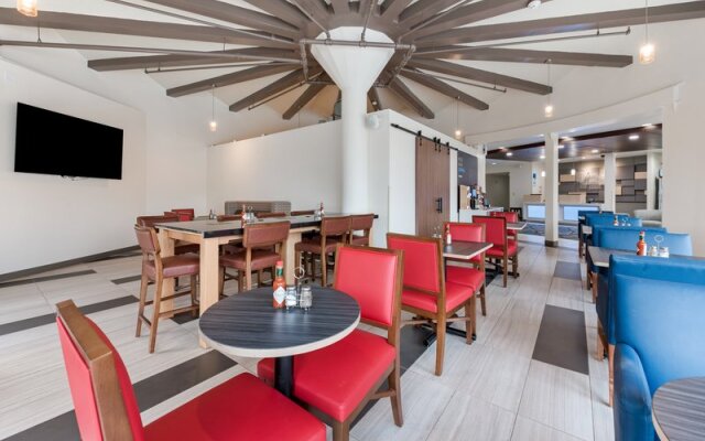 Comfort Inn & Suites Downtown