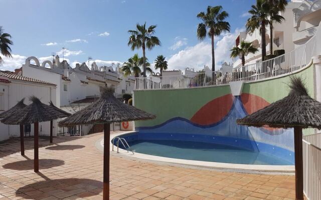 Sunny and spacious apartment with own entrance to pool