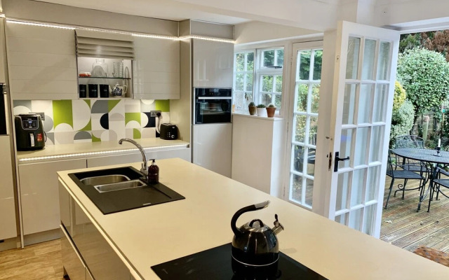 Stylish Central House Next To Warwick Castle