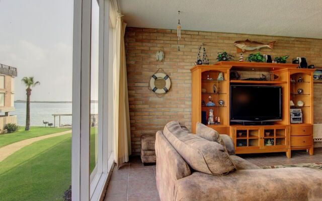 Channelview 106