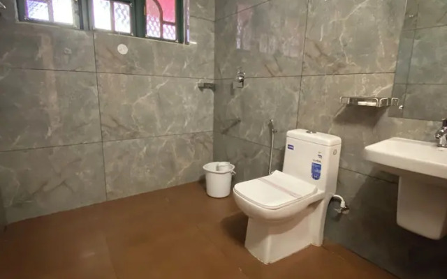 Lakefront Home Hotel